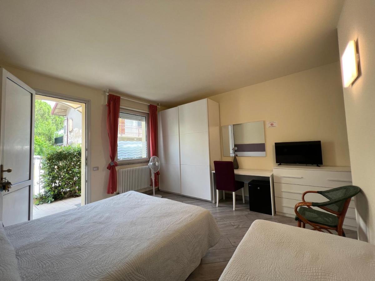Hotel Locanda Rosy Cattolica Buitenkant foto