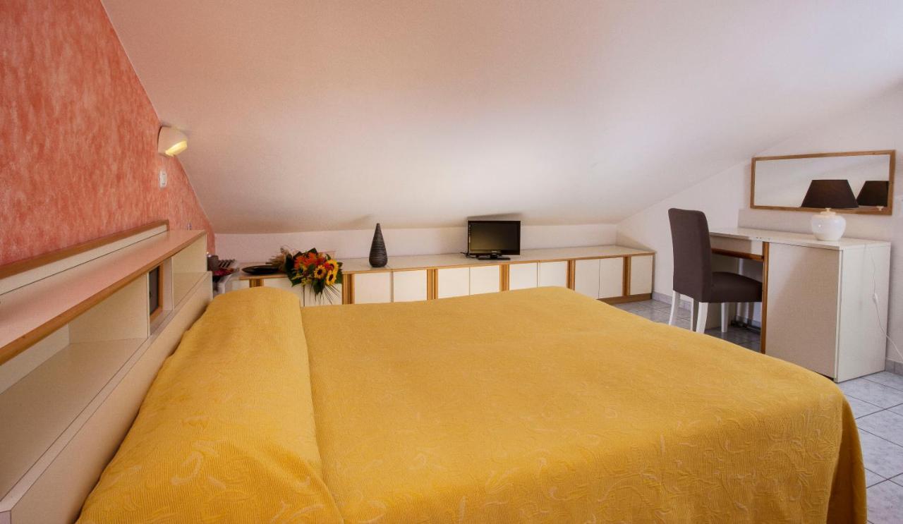 Hotel Locanda Rosy Cattolica Kamer foto