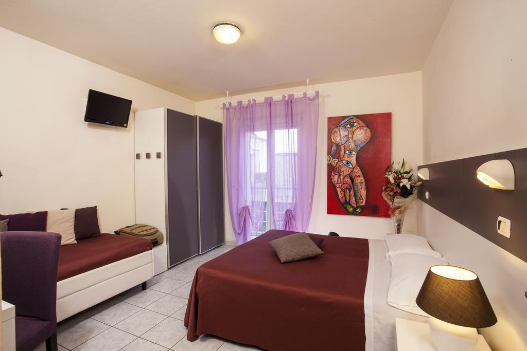 Hotel Locanda Rosy Cattolica Buitenkant foto