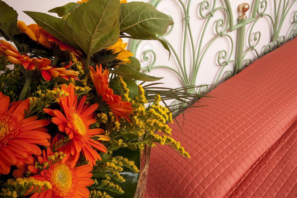 Hotel Locanda Rosy Cattolica Buitenkant foto
