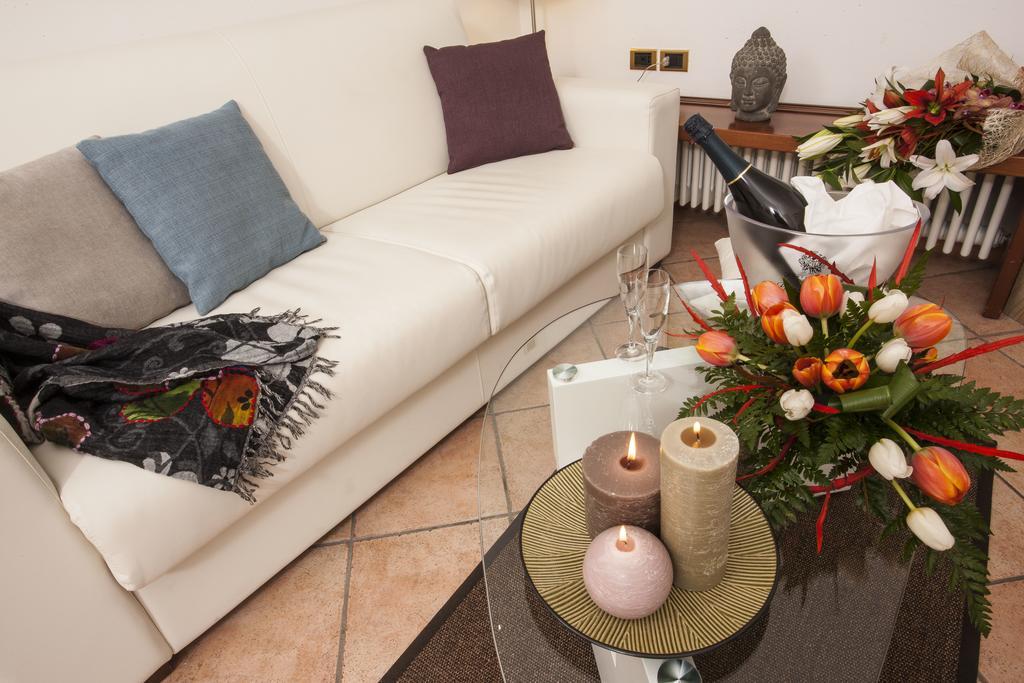 Hotel Locanda Rosy Cattolica Buitenkant foto