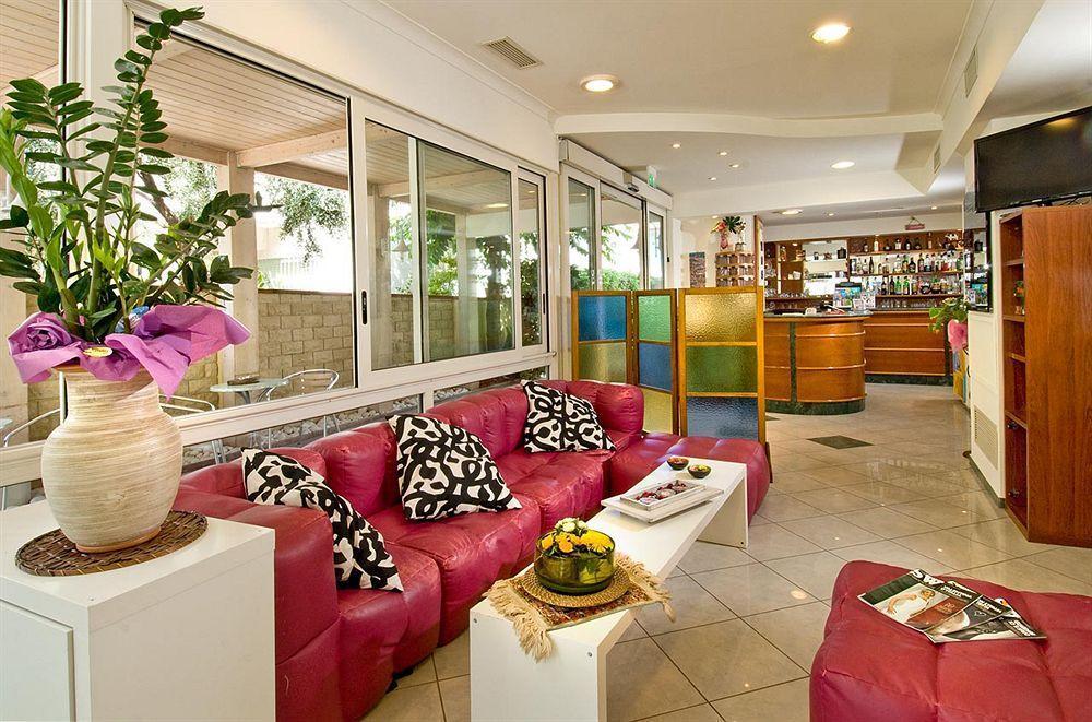 Hotel Locanda Rosy Cattolica Buitenkant foto