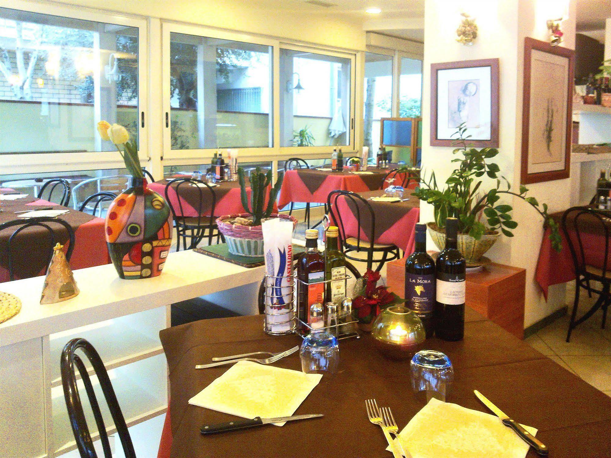 Hotel Locanda Rosy Cattolica Buitenkant foto